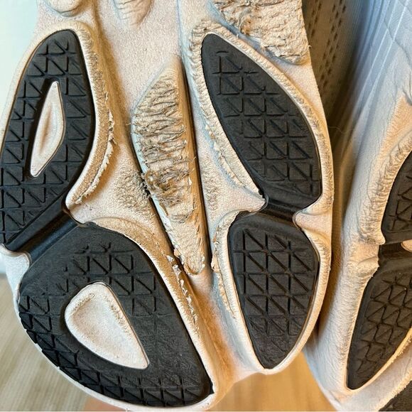 Hoka One One Mens Bondi 8 Running Shoe size 10 - Picture 15 of 16